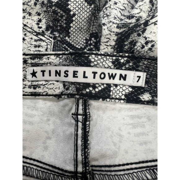 Tinseltown Junior Grey Snake Print 5-Pocket Stretch Slim Leg Jean Size 7 Zipper - Picture 9 of 12